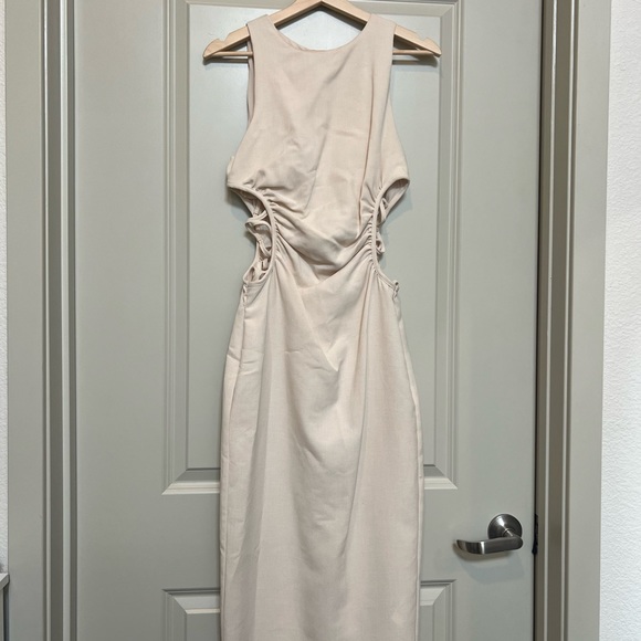 Zara Cut Out Dress - Picture 2 of 6